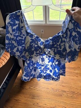 Tuckernuck Blue Floral Sweetheart Peplum Women's Blouse